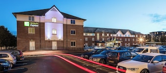 Holiday Inn Express London Gatwick - Crawley by IHG