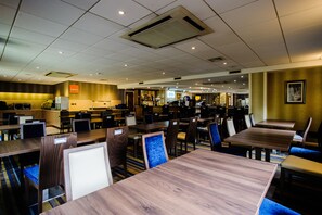 Breakfast and dinner served - Holiday Inn Express Canterbury by IHG (Canterbury)