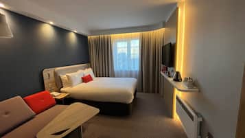 Room, 1 Double Bed with Sofa bed | In-room safe, desk, free WiFi, bed sheets