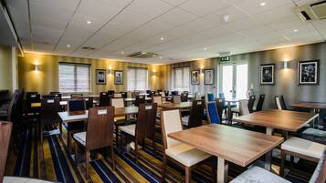 Breakfast and dinner served