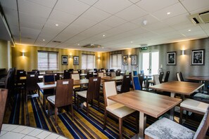 Breakfast and dinner served - Holiday Inn Express Canterbury by IHG (Canterbury)