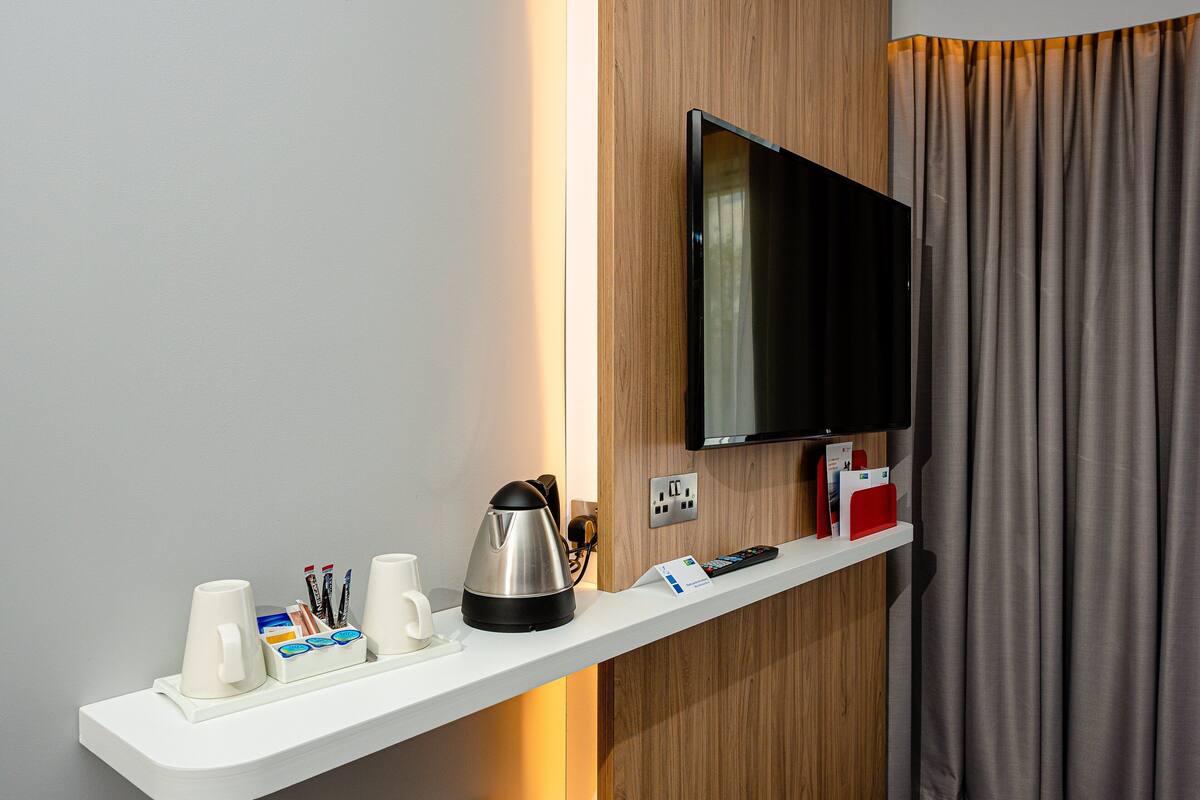 In-room safe, desk, free WiFi, bed sheets