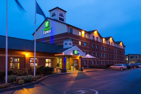 Fachada. Holiday Inn Express Derby Pride Park by IHG