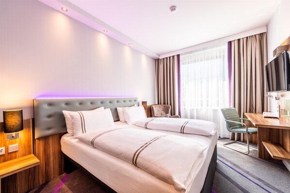 Double Room | In-room safe, blackout curtains, soundproofing, iron/ironing board