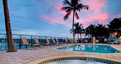 Hutchinson Island Hotel