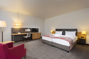 Premium Room | 1 bedroom, minibar, in-room safe, desk