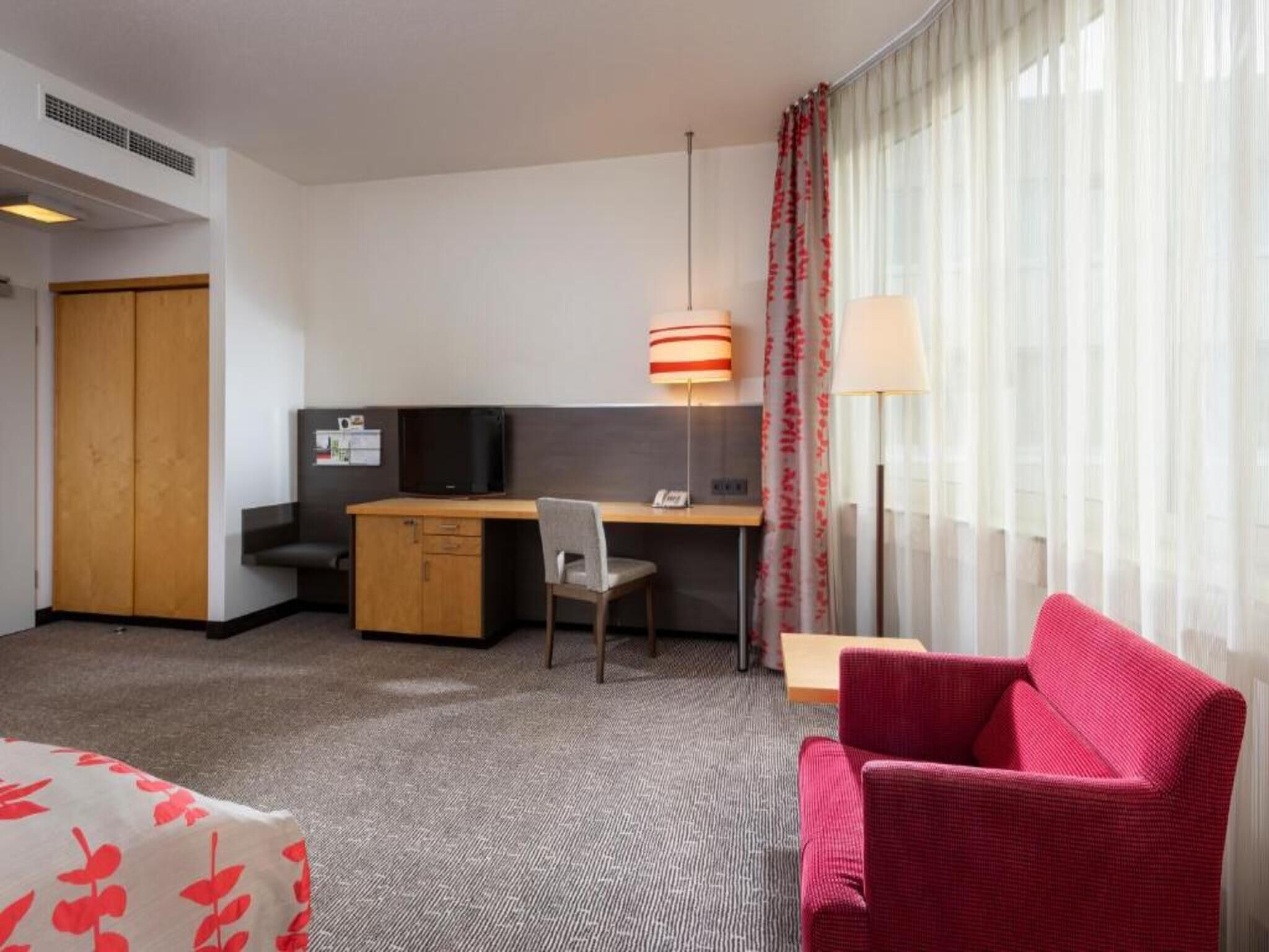 Minibar, in-room safe, desk, soundproofing