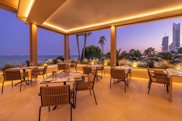 Restaurant - Crowne Plaza Limassol by IHG (Limassol)