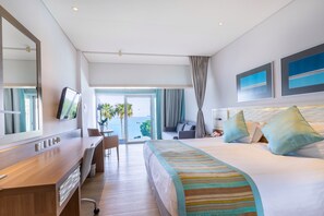 Superior Room, 1 King Bed, Balcony, Sea View | Premium bedding, minibar, in-room safe, desk - Crowne Plaza Limassol by IHG (Limassol)