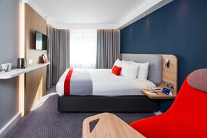 In-room safe, desk, soundproofing, iron/ironing board - Holiday Inn Express London - Wimbledon South by IHG (London)