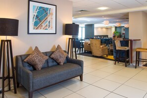 Exterior - Holiday Inn Express London - Wimbledon South by IHG (London)