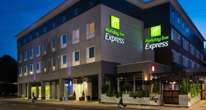 Holiday Inn Express London - Wimbledon South, an IHG Hotel