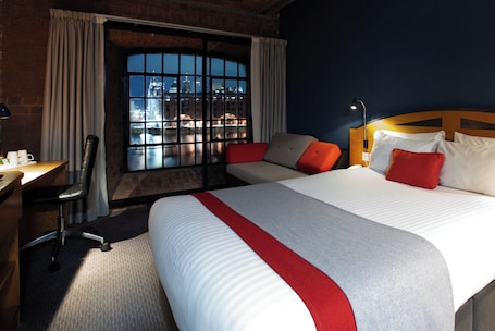 Desk, blackout curtains, free cots/infant beds, free WiFi. Holiday Inn Express Albert Dock by IHG