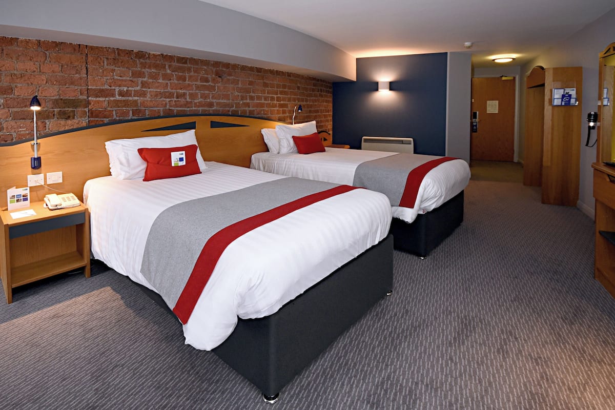 書桌、遮光窗簾/窗簾、免費嬰兒床、免費 Wi-Fi