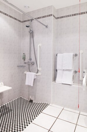 Dusch, hårtork och handdukar