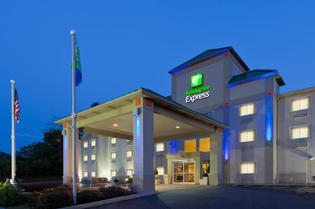 Fachada. Holiday Inn Express Irwin (PA TPK Exit 67) by IHG