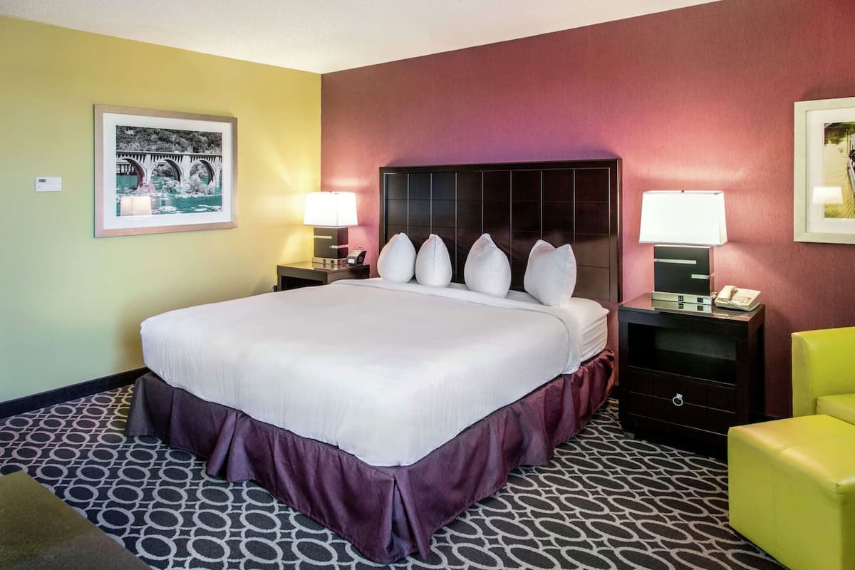 In-room safe, desk, laptop workspace, blackout drapes