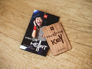 Coffres-forts dans les chambres, bureau, fer et planche à repasser