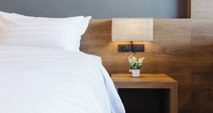 Garner Hotel Rotherham East by IHG