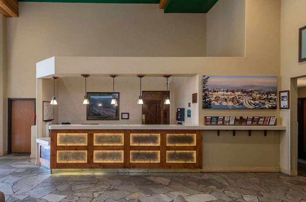 Truckee Donner Lodge by null