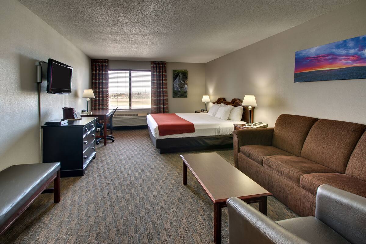 in-room safe, desk, iron/ironing board, free wifi