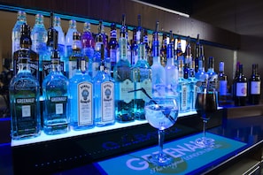 Bar (on property) - Holiday Inn Express Stoke On Trent by IHG (Stoke-on-Trent)