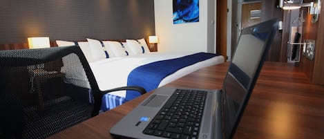 In-room safe, desk, laptop workspace, blackout drapes