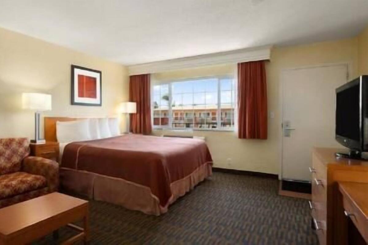 In-room safe, desk, laptop workspace, blackout drapes