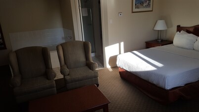Knights Inn Lethbridge