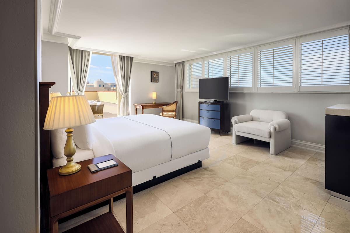 Suite Prestige, balcon, vue sur l’océan | Literie de qualité, lit avec matelas à plateau-coussin