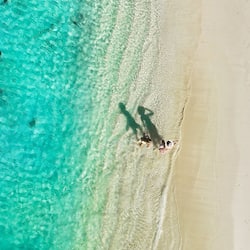 Spiaggia privata, cabine (a pagamento), lettini da mare, ombrelloni