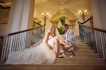 Indoor wedding at British Colonial - Nassau 