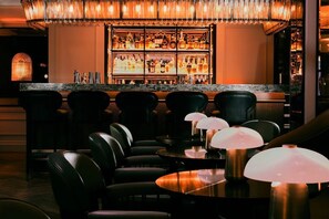 バー (施設内)