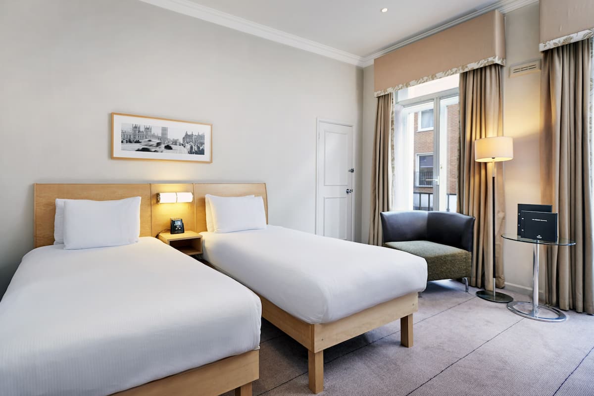 Deluxe Twin Room | Premium bedding