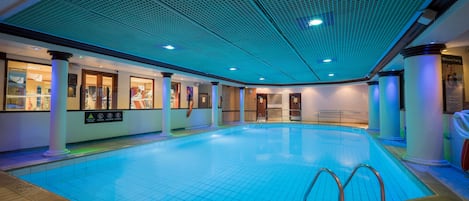 Indendørs pool