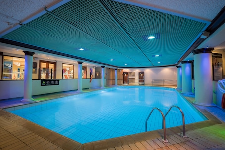 Una piscina techada