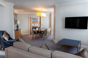 Suite | Living area