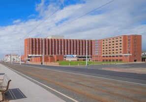 Exterior - Grand Hotel Blackpool (Blackpool)