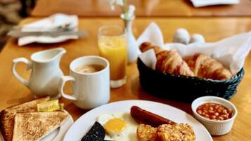 Daily buffet breakfast (GBP 16.50 per person)