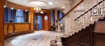 Avisford Park Hotel