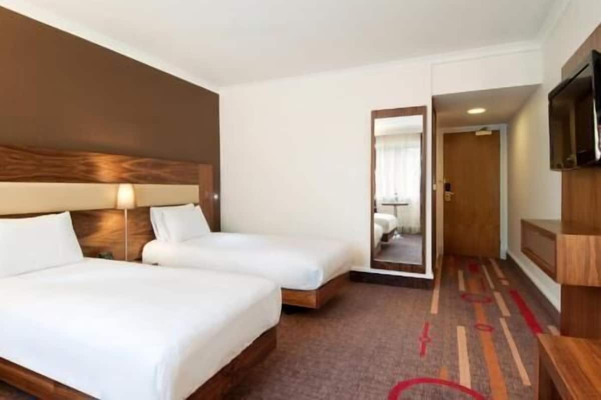 Tabla de planchar con plancha, cunas gratuitas y wifi gratis