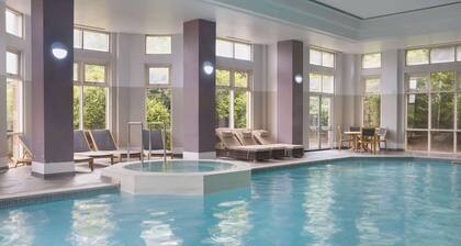 DoubleTree by Hilton Dartford Bridge