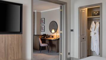 Suite, 1 Bedroom, Non Smoking | Hypo-allergenic bedding, in-room safe, desk, blackout drapes