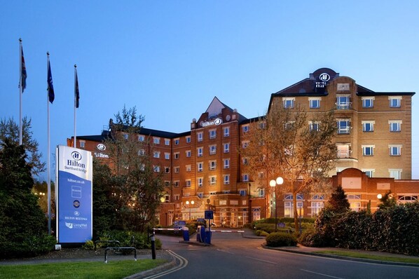 Front of property - evening/night - DoubleTree by Hilton Dartford Bridge (Dartford)