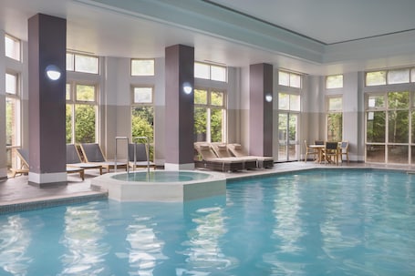 Indoor pool. DoubleTree by Hilton Dartford Bridge