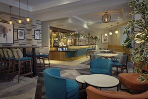 Bar (on property) - DoubleTree by Hilton Dartford Bridge (Dartford)