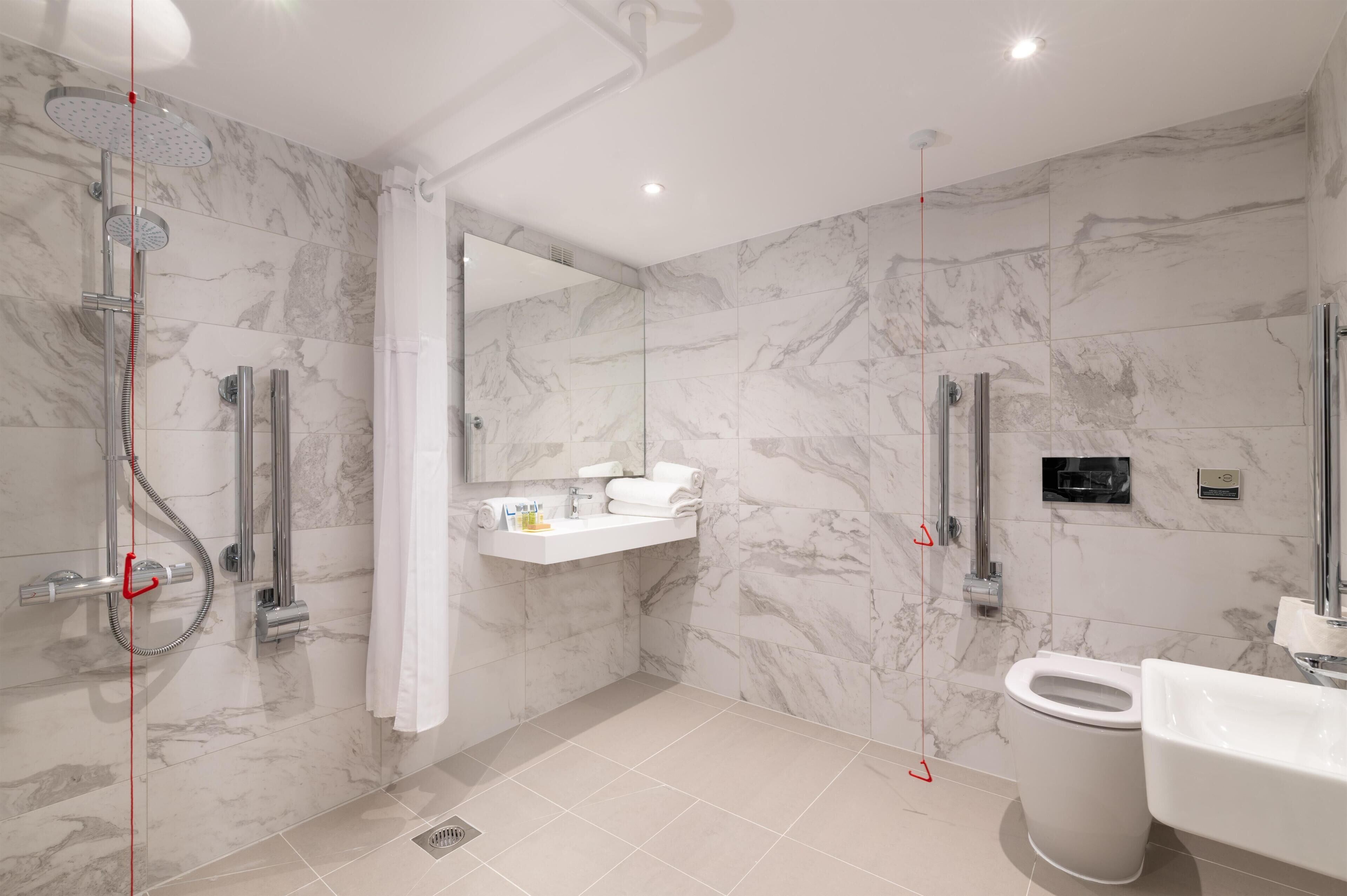 Photo - Hilton Birmingham Metropole Hotel