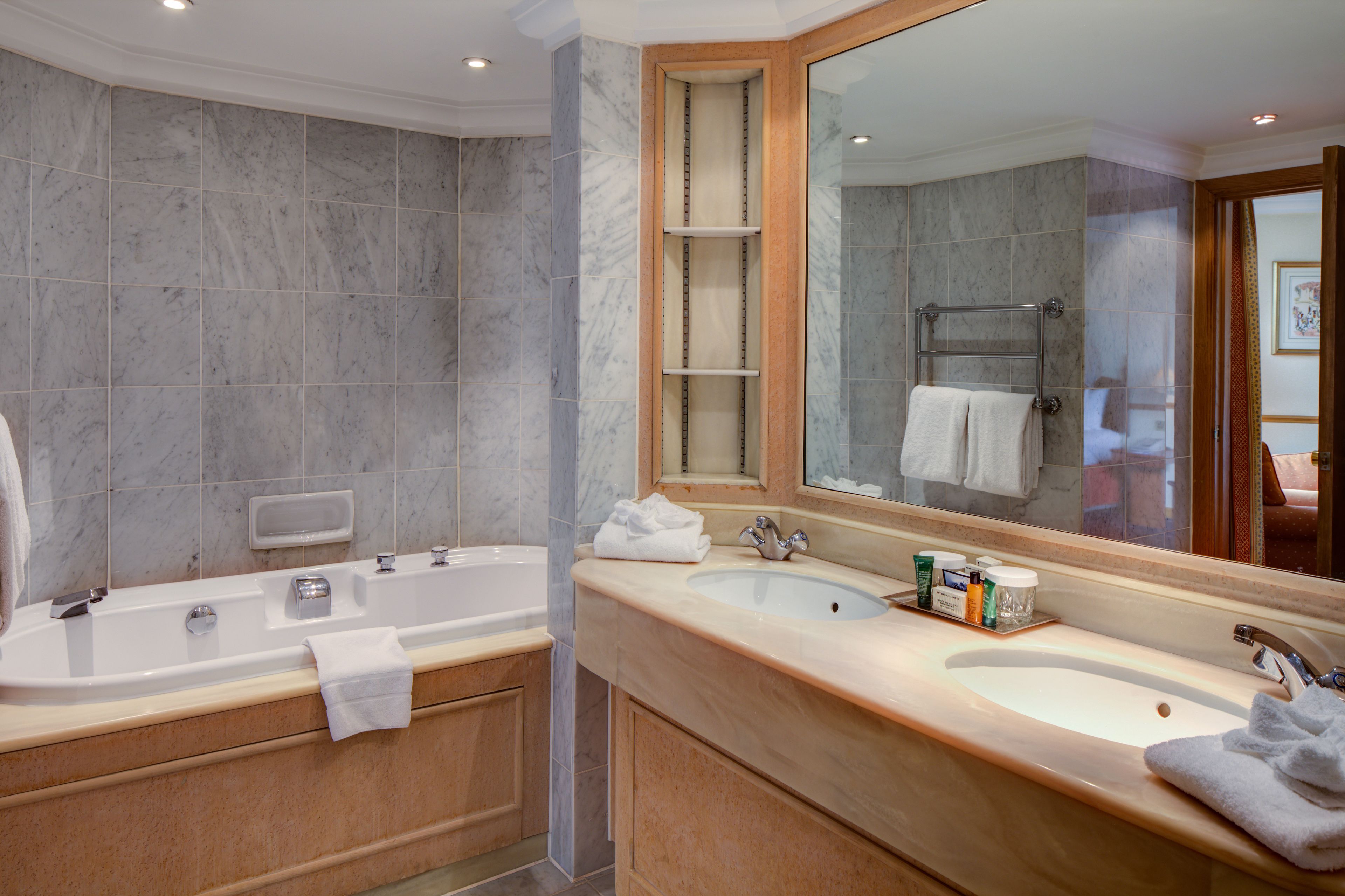 Photo - Hilton Birmingham Metropole Hotel