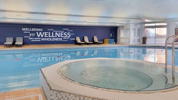 Indoor pool, sun loungers
