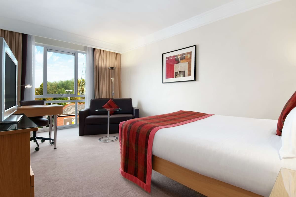 In-room safe, desk, laptop workspace, iron/ironing board